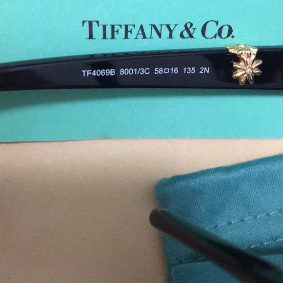 ❌SOLD ❌NEW TIFFANY&CO CAT-EYE SUNGLASSES 🕶 - Picture 3 of 8
